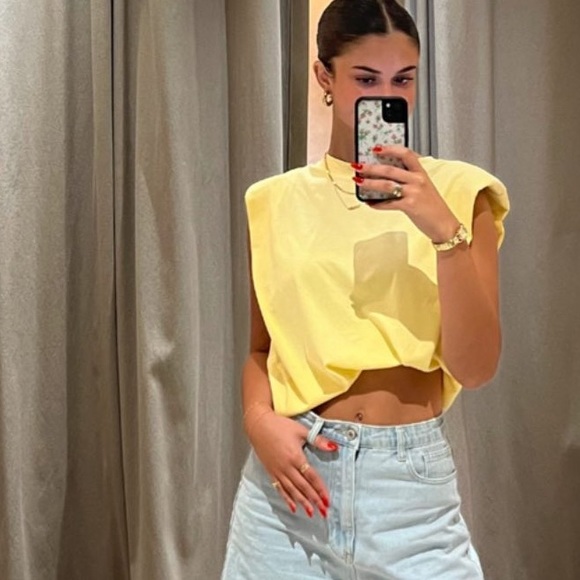 Babaton shoulder pad top - Picture 4 of 4